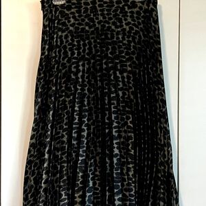Banana Republic Women's Green & Black Pleated Animal Print Tea Length Skirt Sz 8